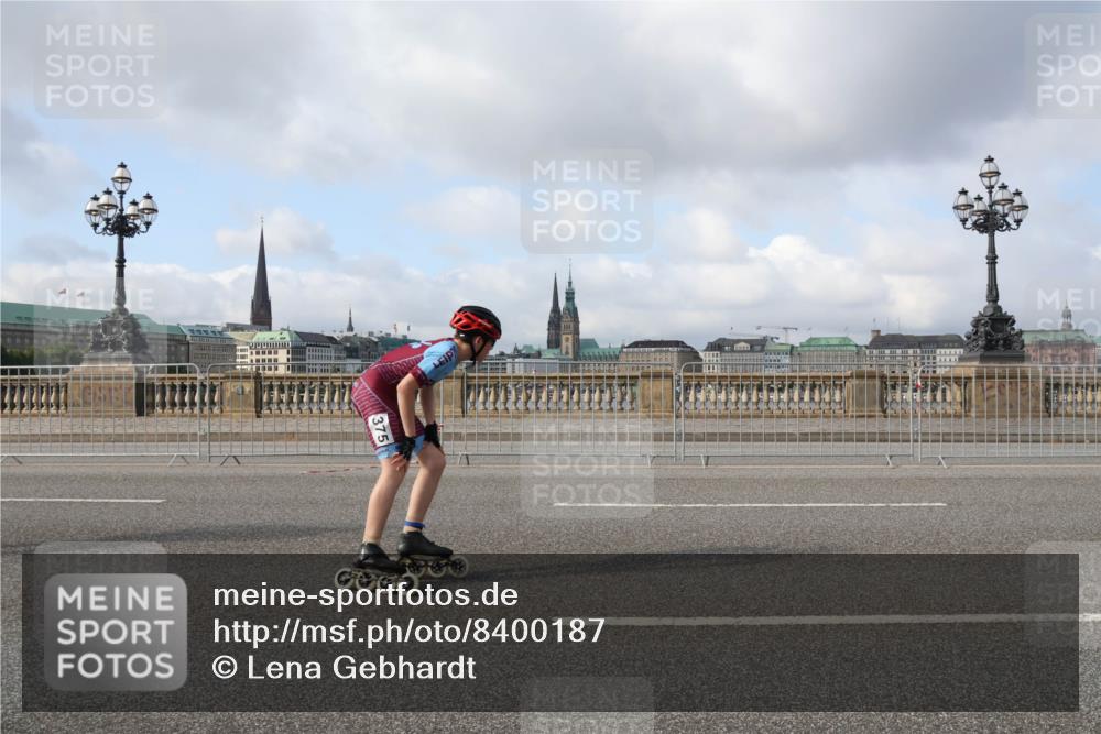 29.06.2025 - hella hamburg halbmarathon Lena Gebhardt http://msf.ph/oto/8400187 29.06.2025 08:53:15 Lombardsbrücke 375 meine-sportfotos.de