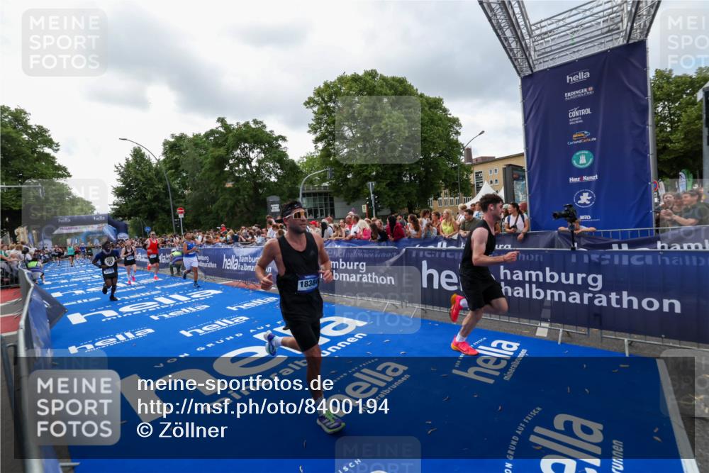 29.06.2025 - hella hamburg halbmarathon Zöllner http://msf.ph/oto/8400194 29.06.2025 10:37:00 Ziel 1385, 1411, 3959, 5307, 5315, 11620, 13141, 14691, 18384 meine-sportfotos.de
