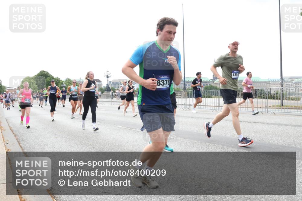 29.06.2025 - hella hamburg halbmarathon Lena Gebhardt http://msf.ph/oto/8400209 29.06.2025 10:40:43 Lombardsbrücke 19168, 10166, 7959, 8378, 1314, 1018, 1037, 1075, 1323, 2042, 2109, 2173, 2206, 2299, 2515, 2762, 2763, 2858, 3121, 3293, 3295, 3306, 3432, 3694, 3810, 4044, 4234, 4411, 4530, 4612, 4756, 4774, 4775, 4906, 4972, 5059, 5113, 5351, 5352, 5702, 5753, 5975, 6076, 6098, 6163, 6229, 6278, 6280, 6289, 6363, 6463, 6673, 6842, 6866, 6876, 7108, 7174, 7293, 7675, 7850, 7956, 8053, 8054, 8307, 8378, 8391, 8429, 8430, 9009, 9237, 11053 meine-sportfotos.de