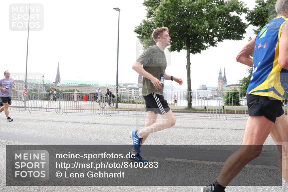 29.06.2025 - hella hamburg halbmarathon Lena Gebhardt http://msf.ph/oto/8400283 29.06.2025 10:49:56 Lombardsbrücke 2466, 1040, 1041, 1487, 1511, 1625, 1805, 1888, 2212, 2466, 2668, 2862, 2997, 3701, 3943, 4090, 4870, 5076, 5552, 5694, 5749, 5751, 5997, 6191, 6694, 6830, 7305, 7339, 7366, 7650, 7679, 7721, 7722, 7755, 8065, 8254, 9015, 9162, 9605, 9940, 10060, 10403, 10617, 10683, 10704, 11030, 11631, 11760, 12124, 12388, 13127, 13128, 13309, 13381, 13744, 13764, 13846, 14505, 14545, 14692, 15626 meine-sportfotos.de