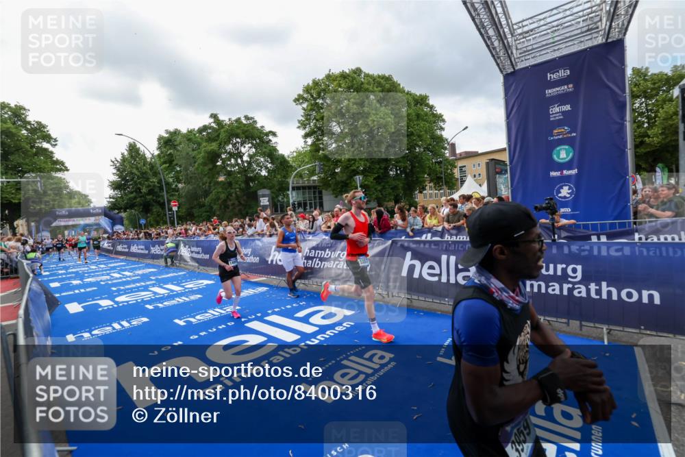 29.06.2025 - hella hamburg halbmarathon Zöllner http://msf.ph/oto/8400316 29.06.2025 10:37:02 Ziel 1385, 1411, 3959, 5307, 5315, 6123, 11620, 14691, 15261, 17024, 17125 meine-sportfotos.de