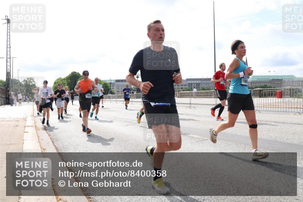 29.06.2025 - hella hamburg halbmarathon Lena Gebhardt http://msf.ph/oto/8400358 29.06.2025 10:16:04 Lombardsbrücke 18800, 14543, 12628, 4828, 178, 158, 1156, 1308, 1651, 2071, 2076, 2165, 2436, 2803, 2835, 2989, 3134, 3167, 3648, 4007, 4466, 4492, 4494, 4583, 4637, 4828, 5046, 5294, 5423, 6376, 6576, 7897, 7941, 7942, 8169, 8274, 8554, 8746, 8885, 9192, 9601, 9675, 9784, 9802, 9881, 10107, 10108, 10183, 10292, 10608, 10844, 10990, 11113, 11303, 11344, 11345, 11478, 11774, 11783, 11818, 12427, 12469, 13179, 13818, 13951, 14423, 14550, 14552, 15307 meine-sportfotos.de