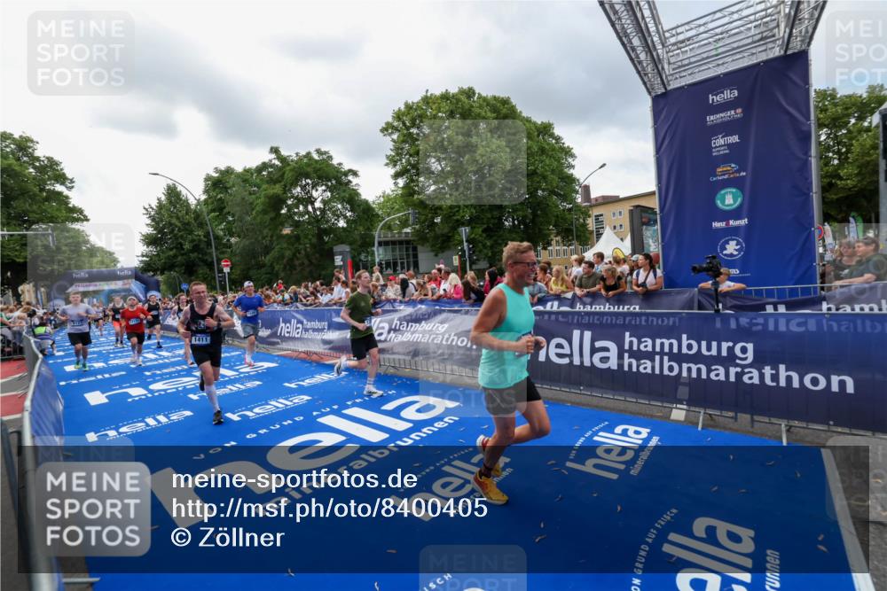 29.06.2025 - hella hamburg halbmarathon Zöllner http://msf.ph/oto/8400405 29.06.2025 10:37:08 Ziel 1385, 1411, 5315, 5923, 6123, 6458, 7482, 9178, 10738, 11120, 15261, 15410, 16992, 17024, 17125, 17658 meine-sportfotos.de