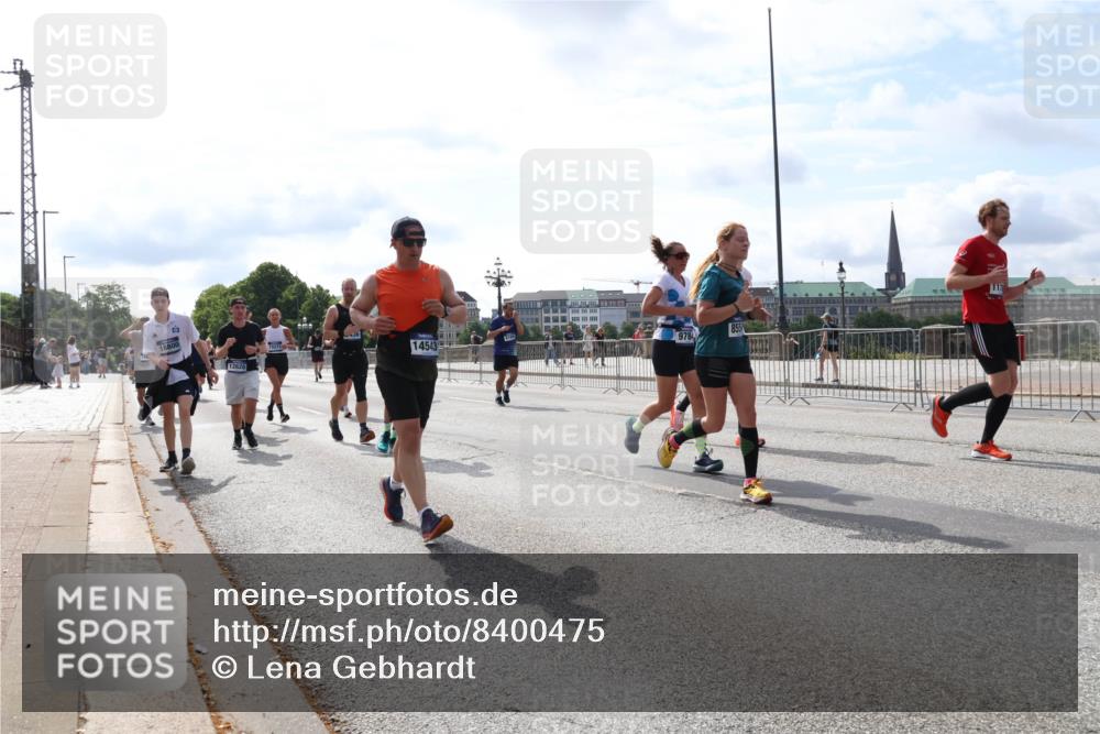 29.06.2025 - hella hamburg halbmarathon Lena Gebhardt http://msf.ph/oto/8400475 29.06.2025 10:16:05 Lombardsbrücke 18800, 12628, 14543, 855, 117, 1156, 1212, 1308, 1599, 1651, 2071, 2076, 2165, 2436, 2803, 2835, 2989, 3134, 3167, 3648, 4007, 4466, 4492, 4494, 4583, 4637, 4828, 5046, 5294, 5423, 6376, 6576, 7753, 7897, 7941, 7942, 8169, 8274, 8554, 8746, 8885, 9192, 9601, 9628, 9675, 9784, 9802, 9881, 10107, 10108, 10183, 10292, 10608, 10844, 10990, 11113, 11303, 11344, 11345, 11478, 11774, 11783, 11818, 12427, 12469, 13179, 13818, 13951, 14423, 14550, 14552, 15307 meine-sportfotos.de