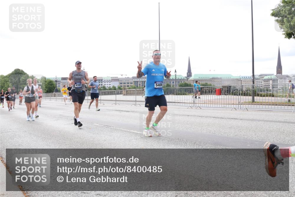 29.06.2025 - hella hamburg halbmarathon Lena Gebhardt http://msf.ph/oto/8400485 29.06.2025 10:23:44 Lombardsbrücke 4391, 5406, 1048, 1304, 1362, 1444, 1545, 2125, 2489, 2925, 4122, 4391, 4597, 4646, 4728, 4990, 5055, 5160, 5258, 5260, 5358, 5406, 5661, 6502, 6747, 7013, 7029, 7820, 8031, 8141, 8149, 8181, 8502, 8676, 8717, 9217, 9603, 9715, 10649, 10739, 11044, 11300, 11415, 11454, 11793, 11798, 11879, 12874, 13149, 14265, 14510, 14512, 14521, 14821, 15709, 15739, 15853, 16185, 16251, 17013, 17199, 17207, 17719 meine-sportfotos.de