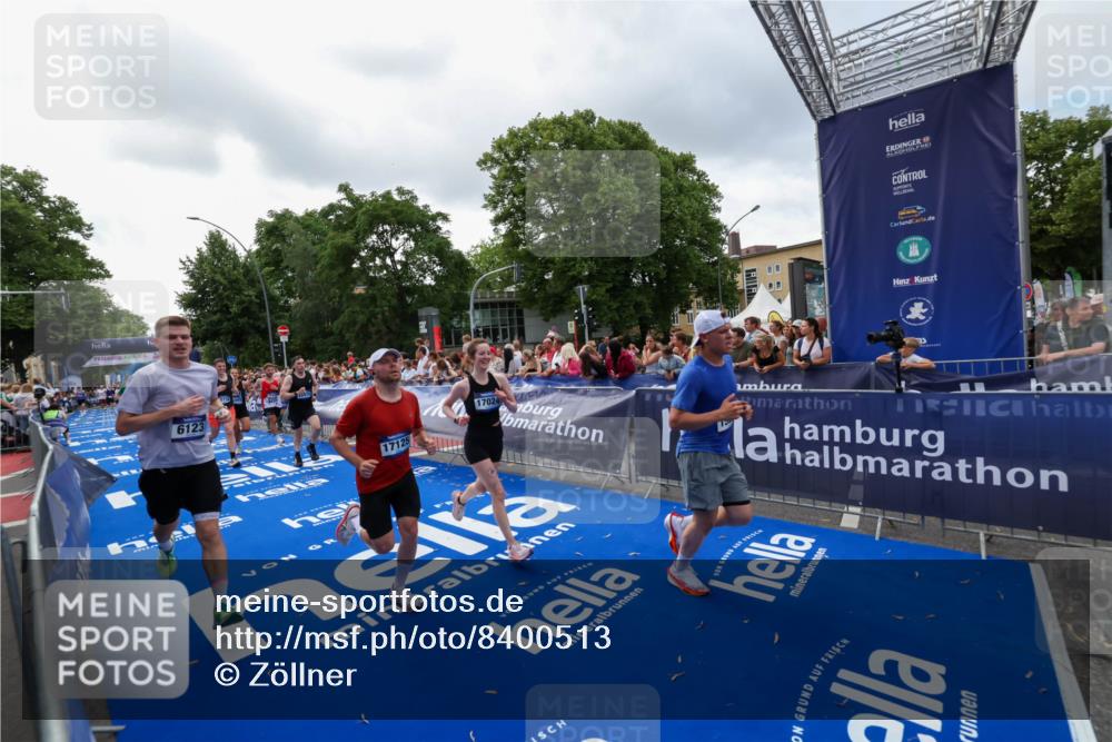 29.06.2025 - hella hamburg halbmarathon Zöllner http://msf.ph/oto/8400513 29.06.2025 10:37:09 Ziel 1385, 1411, 5923, 6123, 6458, 7482, 8362, 9178, 10738, 11120, 15261, 15410, 16992, 17024, 17125, 17658 meine-sportfotos.de