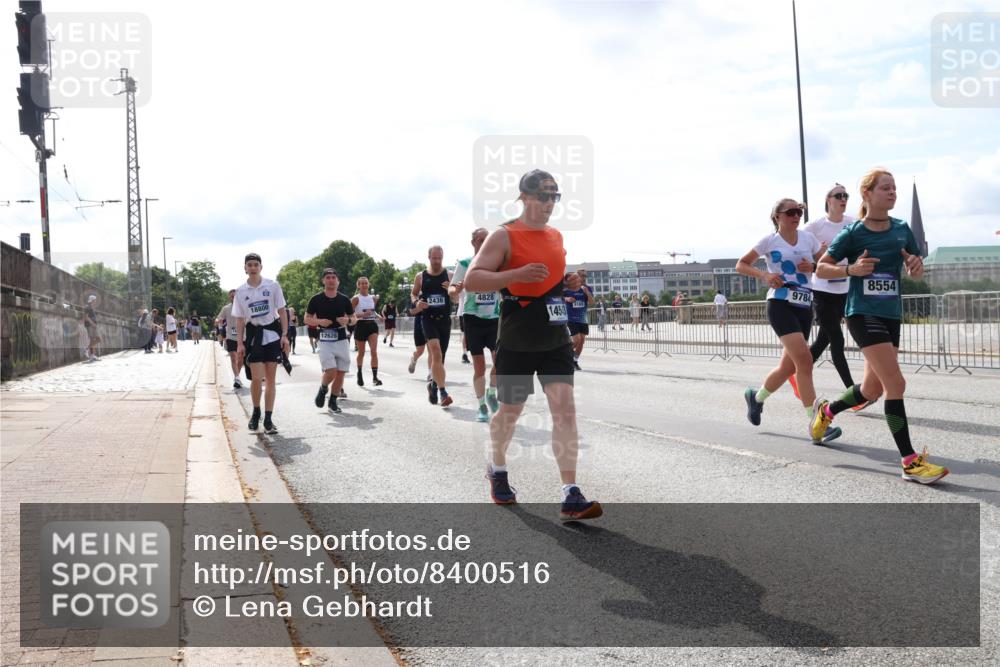 29.06.2025 - hella hamburg halbmarathon Lena Gebhardt http://msf.ph/oto/8400516 29.06.2025 10:16:05 Lombardsbrücke 18800, 12628, 2436, 9784, 4828, 1453, 8554, 1156, 1212, 1308, 1599, 1651, 2071, 2076, 2165, 2436, 2803, 2835, 2989, 3134, 3167, 3648, 4007, 4466, 4492, 4494, 4583, 4637, 4828, 5046, 5294, 5423, 6376, 6576, 7753, 7897, 7941, 7942, 8169, 8274, 8554, 8746, 8885, 9192, 9601, 9628, 9675, 9784, 9802, 9881, 10107, 10108, 10183, 10292, 10608, 10844, 10990, 11113, 11303, 11344, 11345, 11478, 11774, 11783, 11818, 12427, 12469, 13179, 13818, 13951, 14423, 14550, 14552, 15307 meine-sportfotos.de