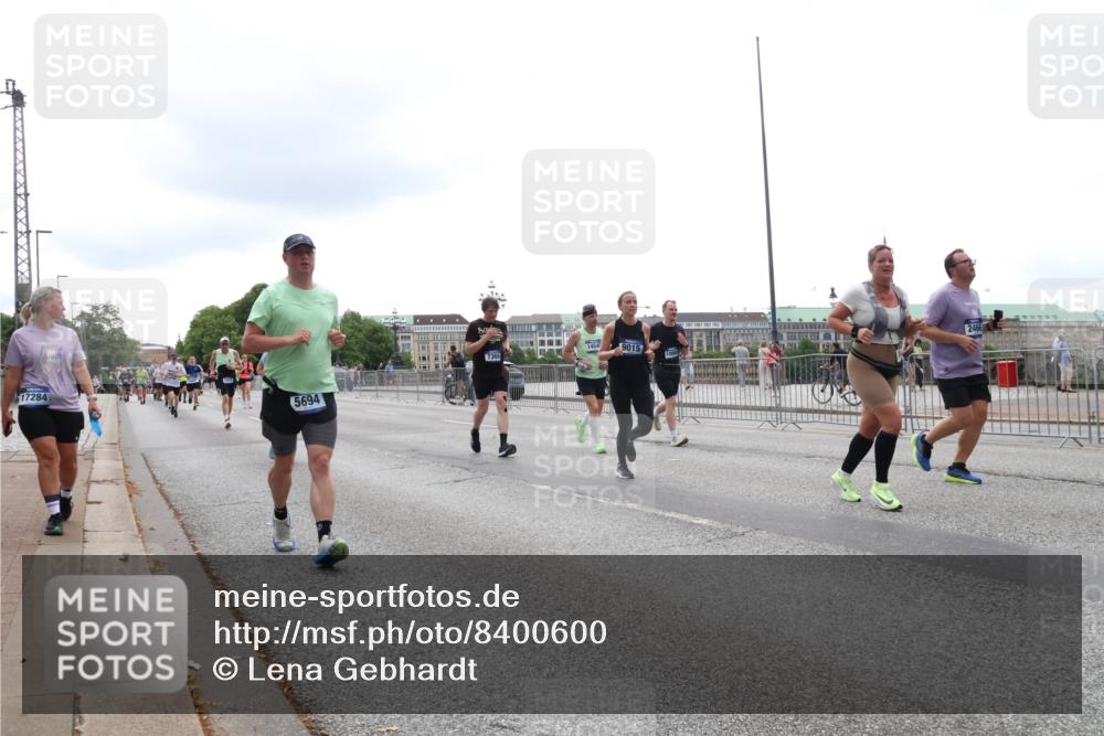 29.06.2025 - hella hamburg halbmarathon Lena Gebhardt http://msf.ph/oto/8400600 29.06.2025 10:49:58 Lombardsbrücke 17284, 5694, 2466, 1454, 9015, 7366, 1040, 1041, 1487, 1511, 1805, 1888, 2212, 2466, 2668, 2862, 2997, 3701, 4090, 4870, 5076, 5552, 5694, 5749, 5751, 5997, 6191, 6680, 6694, 6830, 7305, 7339, 7366, 7679, 7721, 7722, 7755, 8065, 8254, 9015, 9162, 9605, 9940, 10060, 10403, 10617, 10683, 10704, 11030, 11631, 11716, 11760, 12079, 12124, 12388, 13127, 13128, 13309, 13381, 13744, 13764, 13846, 14144, 14505, 14545, 14692, 15626 meine-sportfotos.de