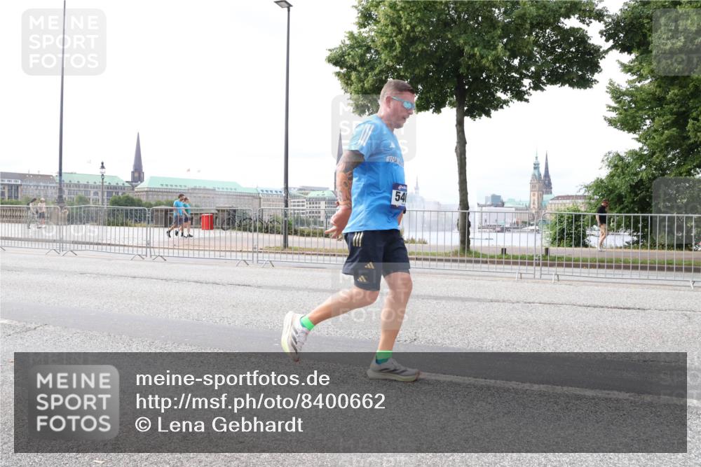 29.06.2025 - hella hamburg halbmarathon Lena Gebhardt http://msf.ph/oto/8400662 29.06.2025 10:23:45 Lombardsbrücke 54, 1048, 1304, 1362, 1444, 1545, 2125, 2489, 4122, 4391, 4597, 4646, 4728, 4990, 5055, 5160, 5258, 5260, 5358, 5406, 5661, 6502, 6747, 7013, 7029, 7820, 8031, 8141, 8149, 8181, 8502, 8676, 8717, 9217, 9603, 9715, 10649, 10739, 11044, 11300, 11415, 11454, 11793, 11798, 11879, 12874, 13149, 14265, 14510, 14512, 14521, 14821, 15709, 15739, 15853, 16185, 16251, 17013, 17199, 17719 meine-sportfotos.de