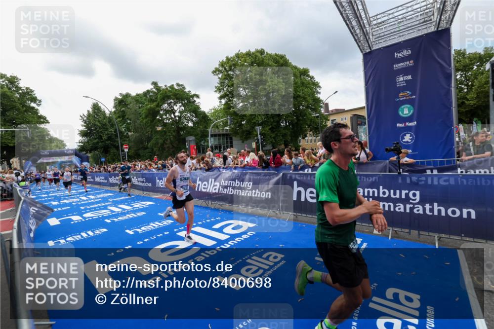 29.06.2025 - hella hamburg halbmarathon Zöllner http://msf.ph/oto/8400698 29.06.2025 10:37:13 Ziel 4860, 5923, 7482, 8362, 9178, 10190, 11423, 13972, 15178, 17137, 17658, 17726 meine-sportfotos.de