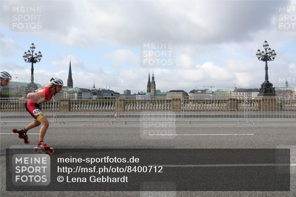 29.06.2025 - hella hamburg halbmarathon Lena Gebhardt http://msf.ph/oto/8400712 29.06.2025 08:53:24 Lombardsbrücke 428 meine-sportfotos.de