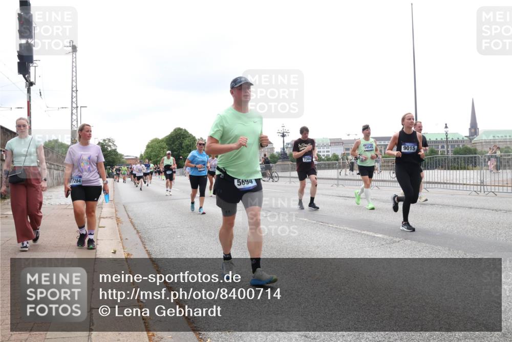 29.06.2025 - hella hamburg halbmarathon Lena Gebhardt http://msf.ph/oto/8400714 29.06.2025 10:49:58 Lombardsbrücke 7284, 5694, 7366, 736, 4545, 9015, 1040, 1041, 1487, 1511, 1805, 1888, 2212, 2466, 2668, 2862, 2997, 3701, 4090, 4870, 5076, 5552, 5694, 5749, 5751, 5997, 6191, 6680, 6694, 6830, 7305, 7339, 7366, 7679, 7721, 7722, 7755, 8065, 8254, 9015, 9162, 9605, 9940, 10060, 10403, 10617, 10683, 10704, 11030, 11631, 11716, 11760, 12079, 12124, 12388, 13127, 13128, 13309, 13381, 13744, 13764, 13846, 14144, 14505, 14545, 14692, 15626 meine-sportfotos.de