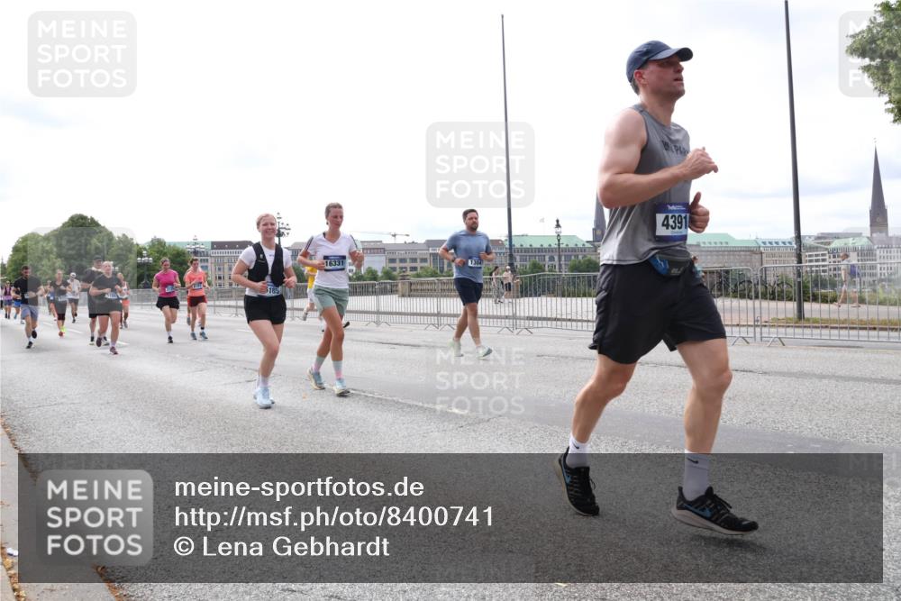29.06.2025 - hella hamburg halbmarathon Lena Gebhardt http://msf.ph/oto/8400741 29.06.2025 10:23:46 Lombardsbrücke 185, 16331, 1304, 4391, 1048, 1304, 1362, 1444, 1545, 2125, 2489, 3013, 4122, 4391, 4597, 4646, 4728, 4990, 5055, 5160, 5258, 5260, 5358, 5406, 5661, 6747, 7013, 7029, 7426, 7820, 8031, 8141, 8149, 8181, 8502, 8676, 8717, 9217, 9603, 9715, 10649, 11044, 11300, 11415, 11454, 11793, 11798, 11879, 12874, 13149, 14265, 14510, 14512, 14521, 14821, 15709, 15739, 15853, 16185, 16251, 17199, 17719 meine-sportfotos.de
