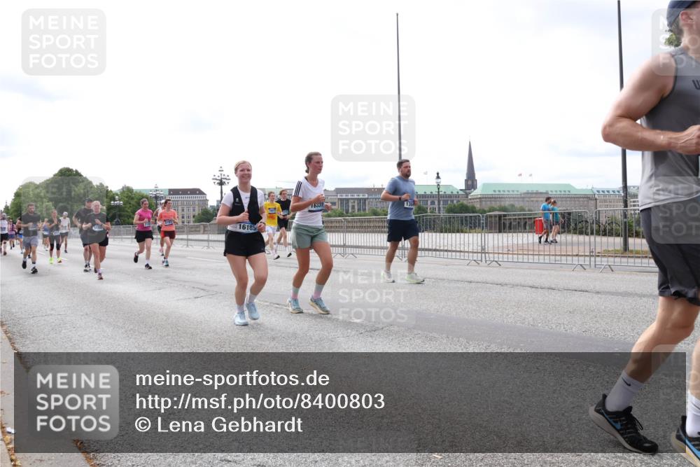 29.06.2025 - hella hamburg halbmarathon Lena Gebhardt http://msf.ph/oto/8400803 29.06.2025 10:23:46 Lombardsbrücke 16185, 16331, 130, 1048, 1304, 1362, 1444, 1545, 2125, 2489, 3013, 4122, 4391, 4597, 4646, 4728, 4990, 5055, 5160, 5258, 5260, 5358, 5406, 5661, 6747, 7013, 7029, 7426, 7820, 8031, 8141, 8149, 8181, 8502, 8676, 8717, 9217, 9603, 9715, 10649, 11044, 11300, 11415, 11454, 11793, 11798, 11879, 12874, 13149, 14265, 14510, 14512, 14521, 14821, 15709, 15739, 15853, 16185, 16251, 17199, 17719 meine-sportfotos.de