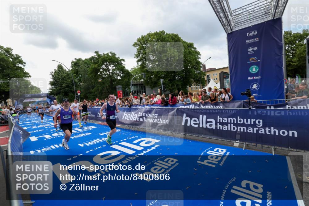 29.06.2025 - hella hamburg halbmarathon Zöllner http://msf.ph/oto/8400806 29.06.2025 10:37:18 Ziel 4860, 5003, 8362, 10190, 11423, 12900, 13972, 15178, 17137, 17726 meine-sportfotos.de