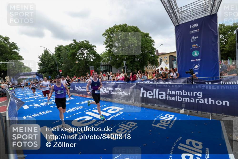 29.06.2025 - hella hamburg halbmarathon Zöllner http://msf.ph/oto/8400818 29.06.2025 10:37:18 Ziel 4860, 5003, 8362, 10190, 11423, 12900, 13972, 15178, 17137, 17726 meine-sportfotos.de