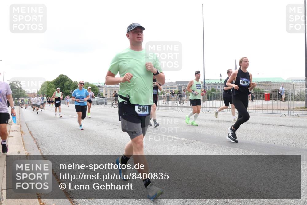 29.06.2025 - hella hamburg halbmarathon Lena Gebhardt http://msf.ph/oto/8400835 29.06.2025 10:49:59 Lombardsbrücke 3404, 5694, 366, 14545, 9015, 1040, 1041, 1487, 1511, 1805, 1888, 2212, 2466, 2668, 2862, 2997, 3701, 3710, 3805, 4090, 4168, 4870, 5076, 5552, 5694, 5749, 5751, 5997, 6680, 6694, 6830, 7305, 7339, 7366, 7679, 7721, 7722, 7755, 8065, 8254, 9015, 9162, 9605, 9940, 10060, 10286, 10403, 10617, 10683, 10704, 11030, 11631, 11716, 11760, 12079, 12124, 12388, 13127, 13128, 13309, 13381, 13744, 13764, 13846, 14144, 14505, 14545, 14692, 15626 meine-sportfotos.de