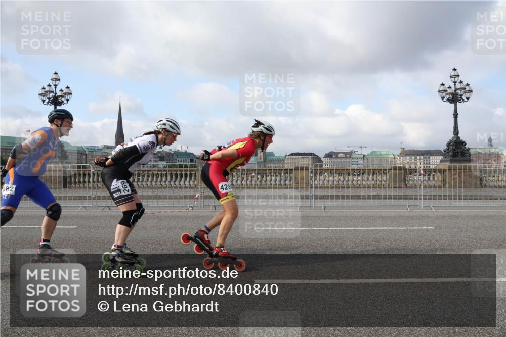 29.06.2025 - hella hamburg halbmarathon Lena Gebhardt http://msf.ph/oto/8400840 29.06.2025 08:53:24 Lombardsbrücke 182, 121, 428 meine-sportfotos.de