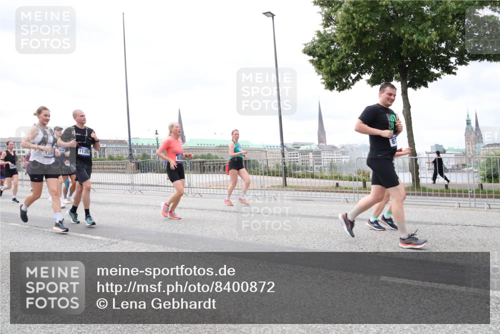 29.06.2025 - hella hamburg halbmarathon Lena Gebhardt http://msf.ph/oto/8400872 29.06.2025 10:58:06 Lombardsbrücke 1336, 644, 11353, 87, 1001, 1123, 1242, 1248, 1265, 1388, 1845, 2015, 2043, 2169, 2273, 2275, 2451, 2567, 2900, 3191, 3540, 3644, 3936, 3954, 4059, 4117, 4429, 4521, 4830, 5104, 5632, 5676, 5782, 6316, 6337, 6825, 6916, 7172, 7193, 7262, 7556, 7617, 7664, 7783, 7977, 7990, 8076, 8159, 8439, 8440, 8441, 8442, 8474, 8512, 8713, 8773, 8888, 9059, 9123, 9180, 9233, 9239, 9318, 9319, 9394, 9398, 9436, 9481, 9613, 9636, 9832 meine-sportfotos.de
