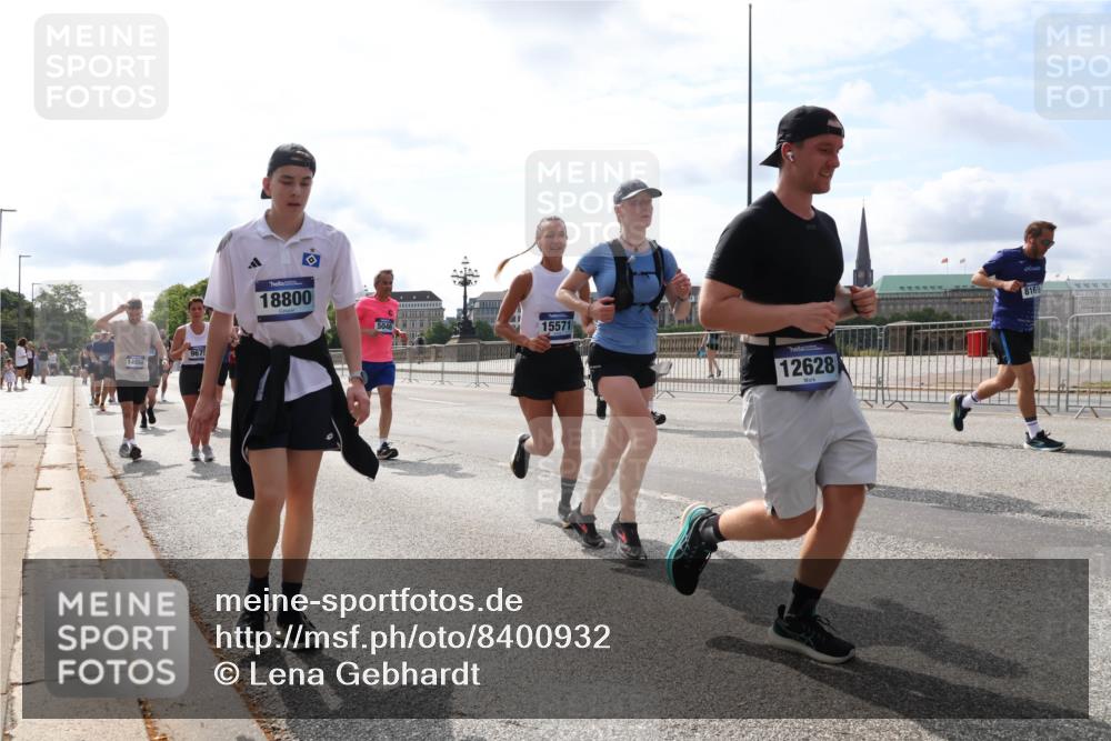 29.06.2025 - hella hamburg halbmarathon Lena Gebhardt http://msf.ph/oto/8400932 29.06.2025 10:16:08 Lombardsbrücke 14559, 967, 18800, 5046, 15571, 12628, 8169, 1156, 1212, 1244, 1308, 1599, 1651, 2071, 2076, 2165, 2436, 2803, 2835, 3030, 3134, 3167, 3648, 4007, 4583, 4637, 4828, 5046, 5294, 5423, 6024, 7753, 7897, 7941, 7942, 8169, 8274, 8554, 8597, 8645, 8746, 8885, 9192, 9601, 9628, 9675, 9784, 9802, 9810, 9881, 10107, 10108, 10139, 10141, 10183, 10292, 10608, 10844, 10990, 11113, 11303, 11344, 11345, 11478, 11774, 11783, 11818, 12427, 12469, 13179, 13818, 13951, 14423, 14550 meine-sportfotos.de
