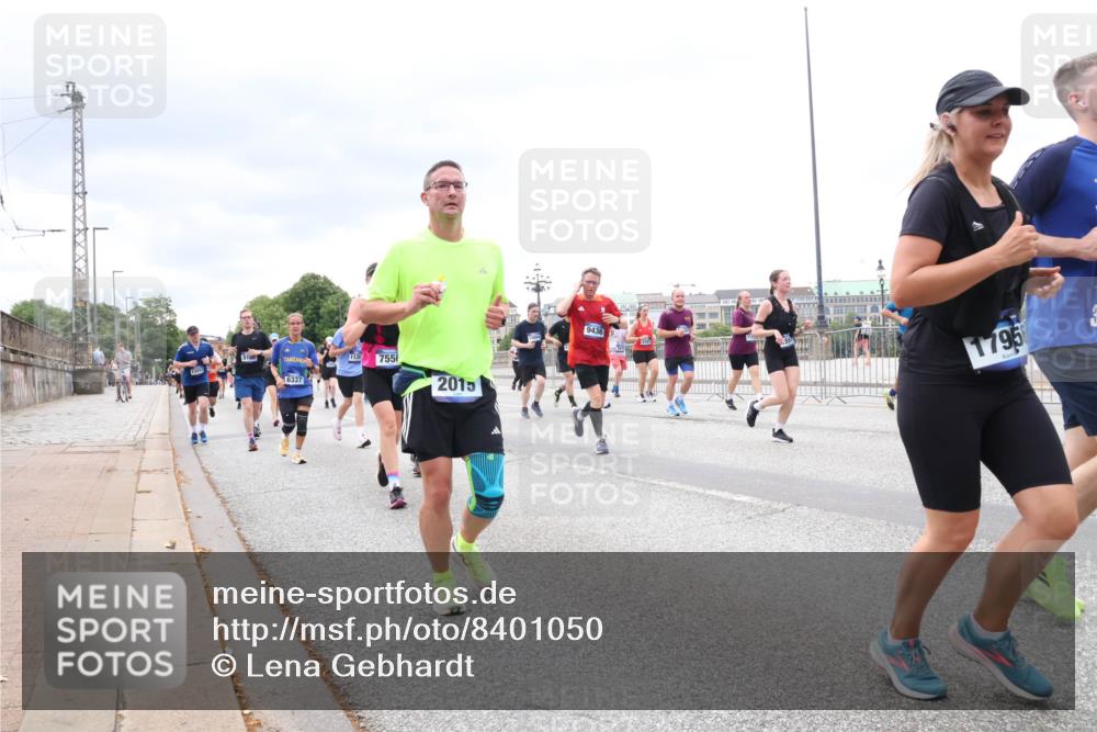 29.06.2025 - hella hamburg halbmarathon Lena Gebhardt http://msf.ph/oto/8401050 29.06.2025 10:58:07 Lombardsbrücke 9180, 6337, 1135, 7556, 2015, 9436, 1795, 1001, 1123, 1242, 1248, 1265, 1388, 1845, 2015, 2043, 2169, 2273, 2275, 2451, 2567, 2900, 3191, 3540, 3644, 3936, 3954, 4059, 4117, 4429, 4521, 4830, 5104, 5676, 5782, 6316, 6337, 6825, 6916, 7172, 7193, 7262, 7556, 7617, 7664, 7783, 7977, 7990, 8076, 8159, 8439, 8440, 8441, 8442, 8474, 8512, 8713, 8773, 8888, 9059, 9123, 9180, 9239, 9319, 9394, 9398, 9436, 9481, 9613, 9636, 9832 meine-sportfotos.de
