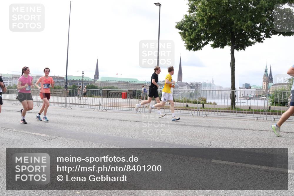 29.06.2025 - hella hamburg halbmarathon Lena Gebhardt http://msf.ph/oto/8401200 29.06.2025 10:23:49 Lombardsbrücke 8181, 2125, 1048, 1304, 1444, 1545, 2125, 2489, 3013, 3185, 4122, 4391, 4597, 4646, 4990, 5039, 5055, 5160, 5258, 5260, 5358, 5406, 5661, 5954, 6747, 7013, 7029, 7426, 7820, 8031, 8141, 8149, 8181, 8502, 8676, 8717, 9217, 9603, 9715, 10649, 11044, 11300, 11347, 11415, 11454, 11793, 11879, 12874, 13149, 14265, 14510, 14512, 14521, 15709, 15739, 15853, 16185, 16251, 17199 meine-sportfotos.de