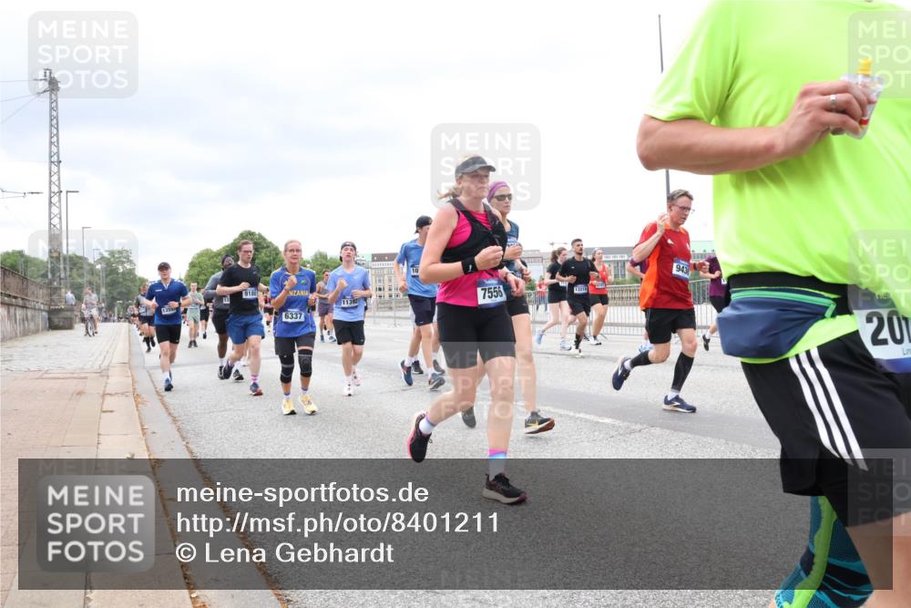 29.06.2025 - hella hamburg halbmarathon Lena Gebhardt http://msf.ph/oto/8401211 29.06.2025 10:58:08 Lombardsbrücke 9180, 13, 13552, 11392, 7556, 6337, 943, 201, 1001, 1123, 1242, 1248, 1388, 1845, 2015, 2043, 2169, 2273, 2275, 2451, 2567, 2900, 3191, 3540, 3644, 3936, 3954, 4059, 4117, 4429, 4521, 4830, 5104, 5676, 5782, 5988, 6316, 6337, 6825, 6916, 7172, 7193, 7262, 7556, 7617, 7664, 7783, 7977, 7990, 8076, 8159, 8439, 8440, 8441, 8442, 8474, 8512, 8713, 8773, 8888, 9059, 9123, 9180, 9239, 9319, 9394, 9398, 9436, 9481, 9613, 9636, 9832, 10498 meine-sportfotos.de