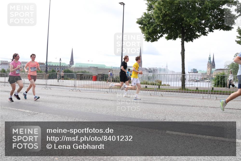 29.06.2025 - hella hamburg halbmarathon Lena Gebhardt http://msf.ph/oto/8401232 29.06.2025 10:23:49 Lombardsbrücke 2125, 8181, 16, 1048, 1304, 1444, 1545, 2125, 2489, 3013, 3185, 4122, 4391, 4597, 4646, 4990, 5039, 5055, 5160, 5258, 5260, 5358, 5406, 5661, 5954, 6747, 7013, 7029, 7426, 7820, 8031, 8141, 8149, 8181, 8502, 8676, 8717, 9217, 9603, 9715, 10649, 11044, 11300, 11347, 11415, 11454, 11793, 11879, 12874, 13149, 14265, 14510, 14512, 14521, 15709, 15739, 15853, 16185, 16251, 17199 meine-sportfotos.de