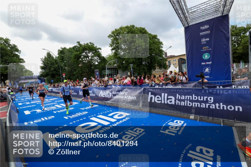 29.06.2025 - hella hamburg halbmarathon Zöllner http://msf.ph/oto/8401294 29.06.2025 10:37:33 Ziel 1290, 2767, 5042, 5791, 6047, 7831, 9017, 9914, 10451, 13372, 18159, 18723 meine-sportfotos.de