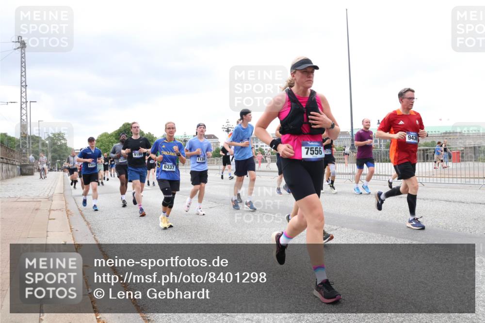 29.06.2025 - hella hamburg halbmarathon Lena Gebhardt http://msf.ph/oto/8401298 29.06.2025 10:58:09 Lombardsbrücke 9180, 13358, 13553, 11392, 6337, 7556, 13218, 9436, 1001, 1123, 1248, 1388, 1845, 2015, 2043, 2169, 2273, 2275, 2451, 2567, 2900, 3191, 3540, 3644, 3868, 3936, 4059, 4117, 4429, 4521, 5104, 5159, 5655, 5676, 5782, 5988, 6316, 6337, 6825, 6916, 7172, 7193, 7262, 7556, 7617, 7664, 7783, 7977, 7990, 8076, 8159, 8439, 8440, 8441, 8442, 8474, 8512, 8713, 8773, 8888, 9059, 9123, 9180, 9239, 9319, 9394, 9398, 9436, 9481, 9613, 9636, 9832, 10498 meine-sportfotos.de