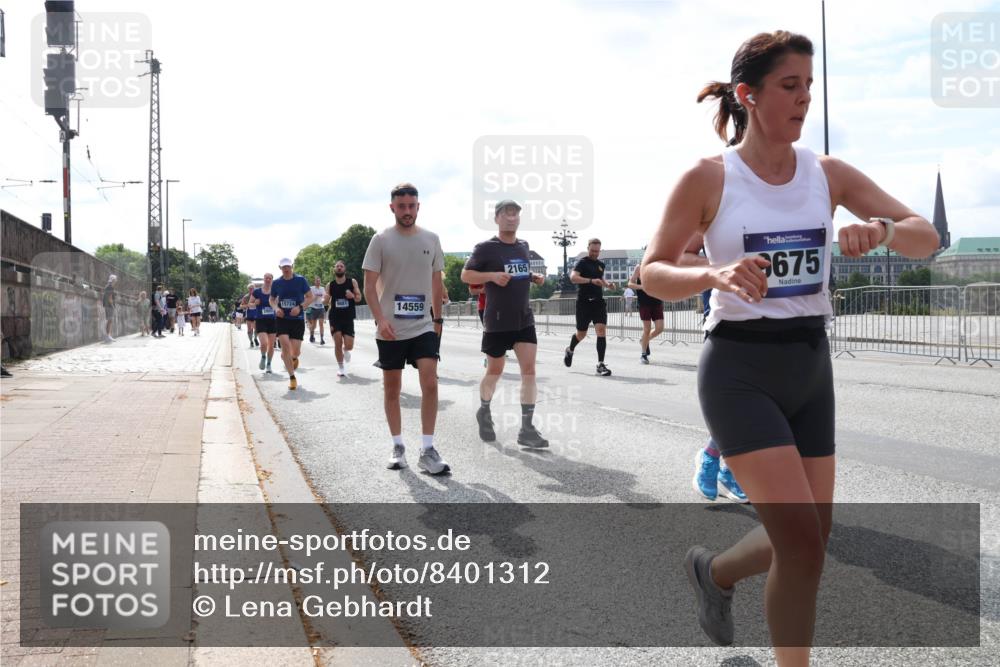 29.06.2025 - hella hamburg halbmarathon Lena Gebhardt http://msf.ph/oto/8401312 29.06.2025 10:16:12 Lombardsbrücke 15724, 9881, 14559, 12165, 9675, 1156, 1212, 1244, 1308, 1599, 1651, 2071, 2076, 2165, 2436, 2803, 2835, 3030, 3134, 3167, 3648, 4007, 4583, 4637, 4828, 5046, 5294, 5423, 6024, 7753, 7897, 7941, 7942, 8169, 8274, 8554, 8597, 8645, 8746, 8847, 8885, 9601, 9628, 9675, 9784, 9802, 9810, 9881, 10107, 10139, 10141, 10183, 10292, 10608, 10844, 10990, 11113, 11303, 11344, 11345, 11478, 11774, 11783, 11818, 12427, 12469, 13179, 13818, 13951, 14423 meine-sportfotos.de