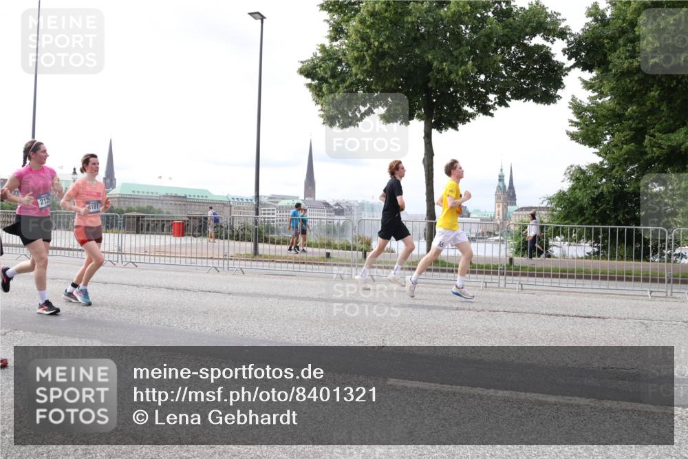 29.06.2025 - hella hamburg halbmarathon Lena Gebhardt http://msf.ph/oto/8401321 29.06.2025 10:23:50 Lombardsbrücke 2125, 8181, 1048, 1304, 1444, 1545, 2125, 2489, 3013, 3185, 4122, 4391, 4597, 4646, 4990, 5039, 5055, 5160, 5258, 5260, 5358, 5406, 5661, 5954, 6747, 7013, 7029, 7426, 7820, 8031, 8141, 8149, 8181, 8502, 8676, 8717, 9217, 9603, 9715, 10649, 11044, 11300, 11306, 11347, 11415, 11454, 11793, 11879, 12874, 13149, 14265, 14510, 14512, 14521, 15709, 15739, 15853, 16185, 16251, 17199 meine-sportfotos.de
