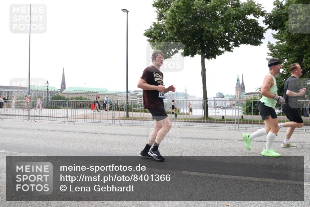 29.06.2025 - hella hamburg halbmarathon Lena Gebhardt http://msf.ph/oto/8401366 29.06.2025 10:50:01 Lombardsbrücke 736, 1040, 1041, 1487, 1511, 1805, 1888, 2212, 2466, 2862, 2997, 3701, 3710, 3805, 3897, 4090, 4168, 4870, 5076, 5552, 5694, 5749, 5751, 5997, 6680, 6694, 6830, 7305, 7339, 7366, 7679, 7721, 7722, 7755, 8065, 8254, 9015, 9162, 9605, 9940, 10060, 10286, 10403, 10617, 10683, 10704, 11030, 11426, 11716, 11760, 12079, 12124, 12388, 13127, 13128, 13309, 13381, 13744, 13764, 13846, 14144, 14505, 14545, 14692, 14940, 15626 meine-sportfotos.de