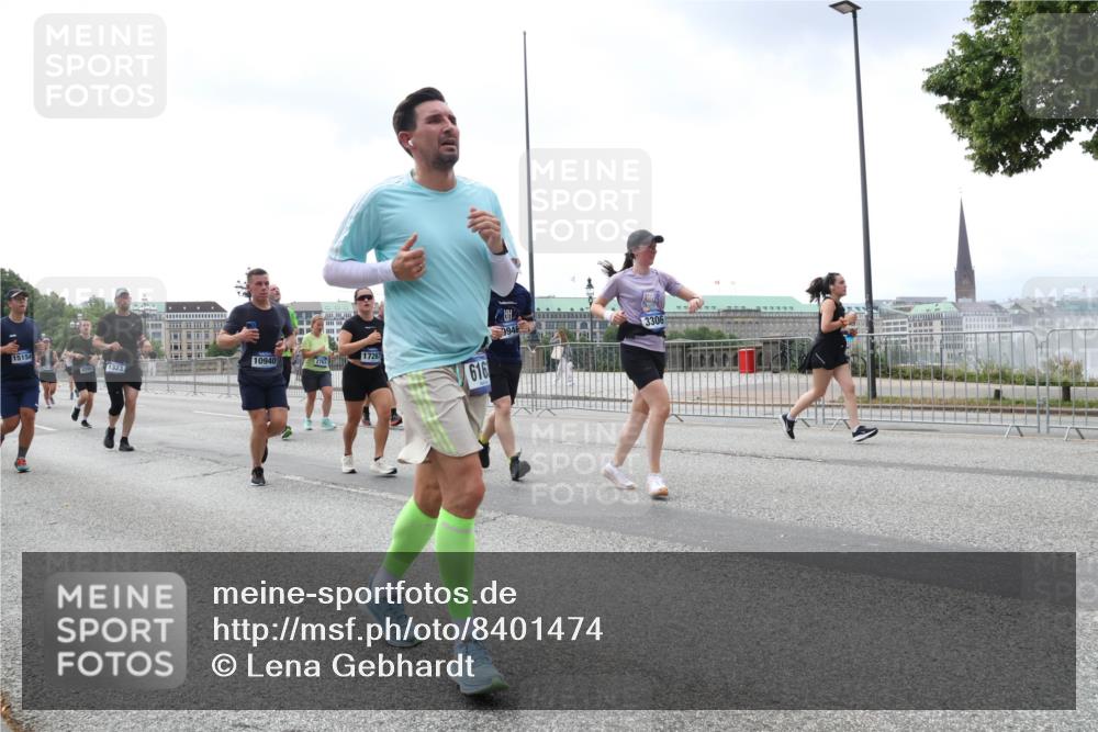 29.06.2025 - hella hamburg halbmarathon Lena Gebhardt http://msf.ph/oto/8401474 29.06.2025 10:40:50 Lombardsbrücke 15154, 10940, 1323, 17267, 616, 9946, 3306, 1075, 1317, 1323, 2042, 2173, 2206, 2299, 2762, 2763, 2858, 3121, 3293, 3306, 3432, 3694, 3810, 4044, 4234, 4411, 4530, 4612, 4638, 4774, 4775, 4906, 4972, 5059, 5086, 5549, 5702, 5753, 5975, 6076, 6098, 6163, 6229, 6278, 6280, 6289, 6363, 6474, 6842, 7293, 7661, 7829, 7956, 8053, 8054, 8307, 8378, 8391, 8429, 8430, 8769, 9009, 9237, 10269, 10407, 10644, 11053 meine-sportfotos.de