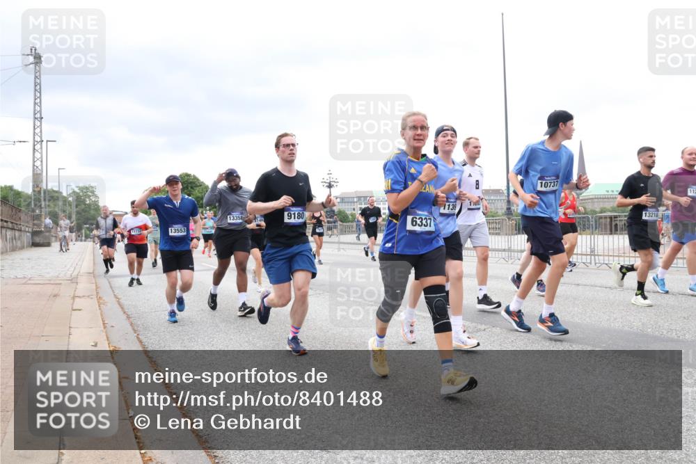29.06.2025 - hella hamburg halbmarathon Lena Gebhardt http://msf.ph/oto/8401488 29.06.2025 10:58:10 Lombardsbrücke 10737, 13358, 148, 9180, 1203, 1139, 11732, 13553, 6337, 13218, 112, 1001, 1388, 1845, 2015, 2043, 2169, 2273, 2275, 2451, 2567, 2900, 3540, 3644, 3868, 3936, 4059, 4117, 4429, 5104, 5159, 5655, 5676, 5782, 5988, 6316, 6337, 6825, 6916, 7193, 7262, 7556, 7617, 7664, 7783, 7977, 7990, 8076, 8159, 8439, 8440, 8441, 8442, 8474, 8512, 8713, 8773, 8888, 9059, 9123, 9180, 9239, 9319, 9394, 9398, 9436, 9481, 9613, 9636, 9832, 10498 meine-sportfotos.de
