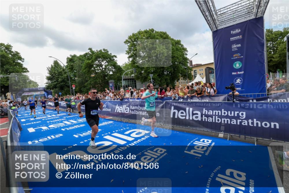29.06.2025 - hella hamburg halbmarathon Zöllner http://msf.ph/oto/8401506 29.06.2025 10:37:37 Ziel 1290, 5042, 5791, 6047, 7831, 9914, 10451, 10922, 11106, 18193, 18216 meine-sportfotos.de