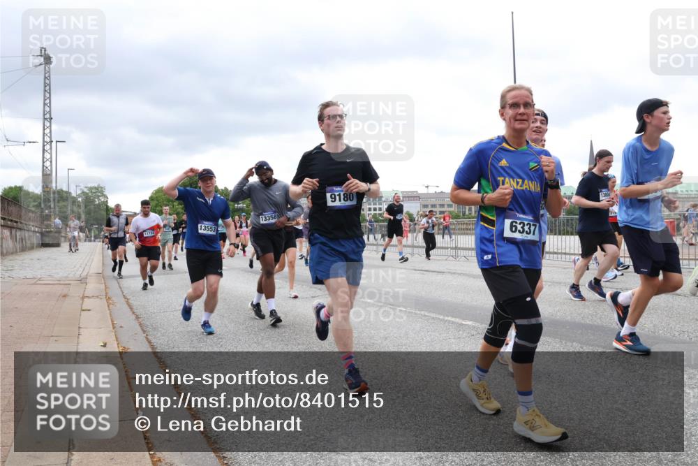 29.06.2025 - hella hamburg halbmarathon Lena Gebhardt http://msf.ph/oto/8401515 29.06.2025 10:58:10 Lombardsbrücke 11732, 13553, 13358, 9180, 6337, 13804, 1001, 1388, 1845, 2015, 2043, 2169, 2273, 2275, 2451, 2567, 2900, 3540, 3644, 3868, 3936, 4059, 4117, 4429, 5104, 5159, 5655, 5676, 5782, 5988, 6316, 6337, 6825, 6916, 7193, 7262, 7556, 7617, 7664, 7783, 7977, 7990, 8076, 8159, 8439, 8440, 8441, 8442, 8474, 8512, 8713, 8773, 8888, 9059, 9123, 9180, 9239, 9319, 9394, 9398, 9436, 9481, 9613, 9636, 9832, 10498 meine-sportfotos.de