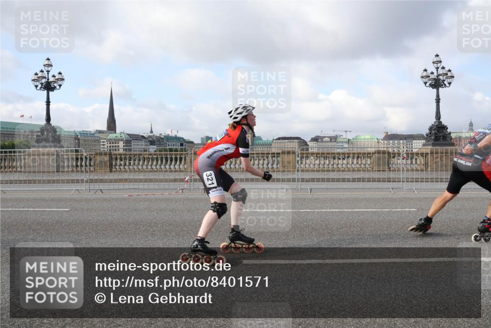 29.06.2025 - hella hamburg halbmarathon Lena Gebhardt http://msf.ph/oto/8401571 29.06.2025 08:53:27 Lombardsbrücke 321 meine-sportfotos.de