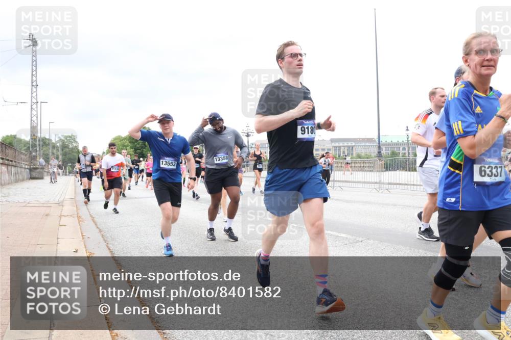 29.06.2025 - hella hamburg halbmarathon Lena Gebhardt http://msf.ph/oto/8401582 29.06.2025 10:58:11 Lombardsbrücke 13553, 11732, 13358, 9180, 6337, 1001, 1388, 1845, 2015, 2043, 2169, 2273, 2275, 2451, 2567, 2900, 3540, 3644, 3868, 3936, 4059, 4117, 4429, 5104, 5159, 5655, 5676, 5782, 5988, 6316, 6337, 6825, 7193, 7262, 7556, 7617, 7664, 7783, 7977, 7990, 8076, 8159, 8439, 8440, 8441, 8442, 8474, 8512, 8713, 8773, 8888, 9059, 9123, 9180, 9239, 9319, 9394, 9398, 9436, 9481, 9613, 9636, 9832, 10498 meine-sportfotos.de