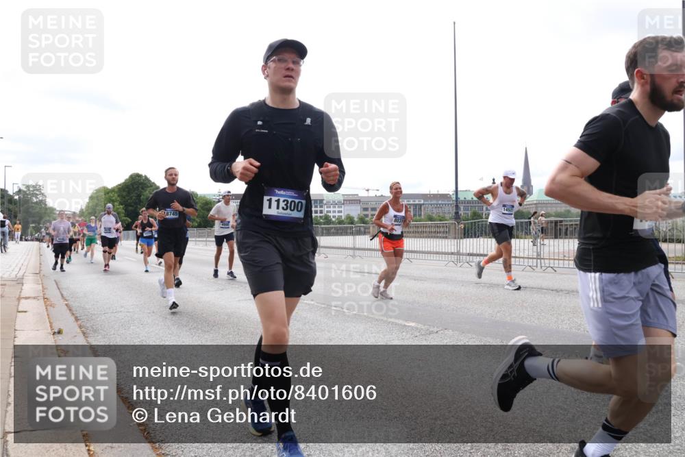 29.06.2025 - hella hamburg halbmarathon Lena Gebhardt http://msf.ph/oto/8401606 29.06.2025 10:23:51 Lombardsbrücke 8745, 11300, 14521, 1048, 1304, 1389, 1444, 1545, 2125, 2489, 3013, 3185, 4122, 4391, 4597, 4646, 4990, 5039, 5055, 5160, 5258, 5260, 5358, 5406, 5661, 5954, 6747, 7013, 7029, 7426, 7820, 8031, 8141, 8149, 8181, 8502, 8676, 8717, 9217, 9603, 9715, 10649, 11044, 11300, 11306, 11347, 11415, 11454, 11793, 11879, 12874, 13149, 14265, 14510, 14512, 14521, 15709, 15739, 15853, 16185, 16251, 17199 meine-sportfotos.de
