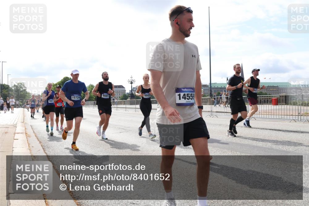 29.06.2025 - hella hamburg halbmarathon Lena Gebhardt http://msf.ph/oto/8401652 29.06.2025 10:16:14 Lombardsbrücke 9881, 98021, 15724, 2803, 10292, 14559, 1156, 1212, 1244, 1308, 1599, 1651, 2071, 2076, 2165, 2436, 2803, 2835, 3030, 3134, 3156, 3167, 3484, 3648, 4583, 4637, 4828, 5046, 5294, 5423, 6024, 7753, 7897, 7941, 7942, 8169, 8274, 8295, 8554, 8597, 8645, 8707, 8746, 8847, 8885, 9601, 9628, 9675, 9784, 9802, 9810, 9881, 10107, 10139, 10141, 10183, 10292, 10608, 10844, 10990, 11113, 11303, 11344, 11345, 11478, 11774, 11783, 11818, 12427, 12469, 14423 meine-sportfotos.de