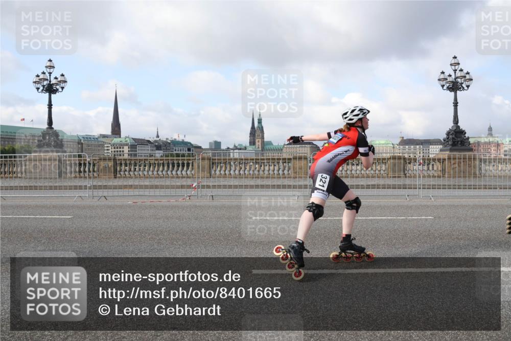 29.06.2025 - hella hamburg halbmarathon Lena Gebhardt http://msf.ph/oto/8401665 29.06.2025 08:53:27 Lombardsbrücke 321 meine-sportfotos.de