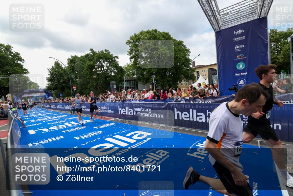 29.06.2025 - hella hamburg halbmarathon Zöllner http://msf.ph/oto/8401721 29.06.2025 10:37:43 Ziel 1505, 10922, 11106, 13595, 14934, 18193, 18216 meine-sportfotos.de