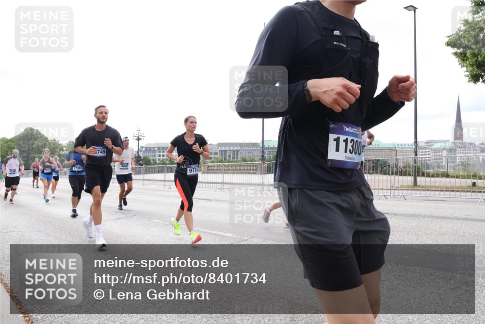 29.06.2025 - hella hamburg halbmarathon Lena Gebhardt http://msf.ph/oto/8401734 29.06.2025 10:23:52 Lombardsbrücke 8676, 18314, 17385, 745, 4990, 9715, 11300, 1048, 1304, 1389, 1444, 1545, 2125, 2489, 3013, 3185, 3579, 4122, 4391, 4597, 4646, 4990, 4993, 5039, 5055, 5160, 5258, 5260, 5358, 5406, 5661, 5954, 6747, 7013, 7029, 7426, 8031, 8141, 8149, 8181, 8502, 8676, 8717, 9217, 9603, 9715, 10649, 11044, 11300, 11306, 11347, 11415, 11454, 11793, 11879, 12874, 13149, 14265, 14510, 14512, 14521, 15709, 15739, 15853, 16185, 16251, 17199 meine-sportfotos.de