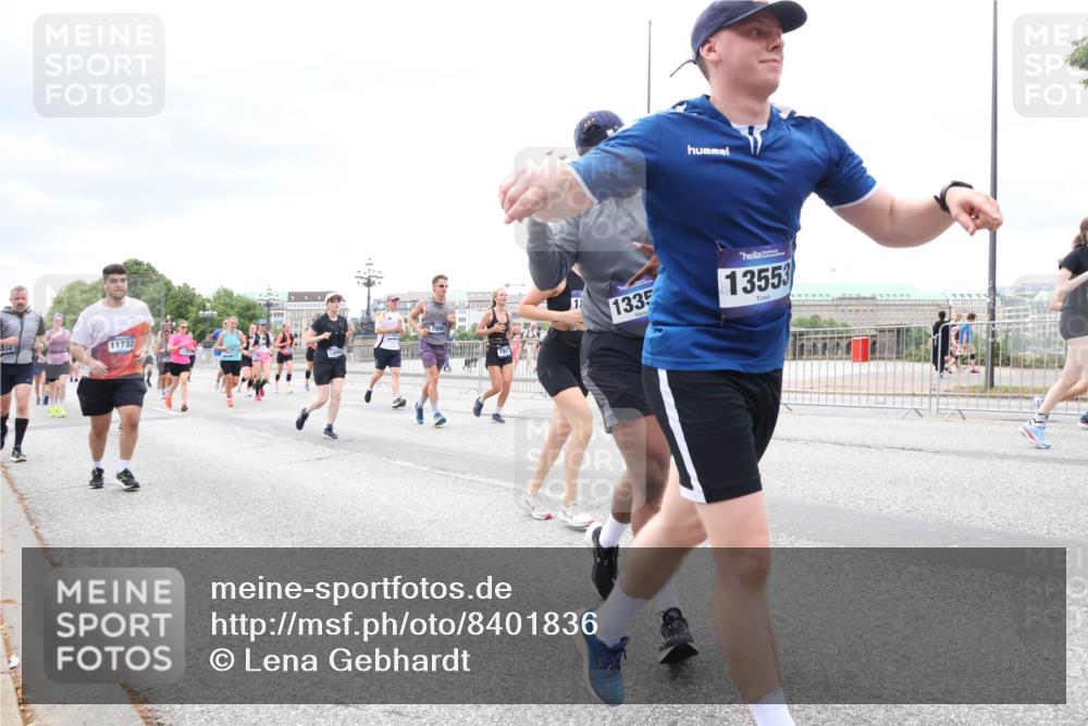 29.06.2025 - hella hamburg halbmarathon Lena Gebhardt http://msf.ph/oto/8401836 29.06.2025 10:58:12 Lombardsbrücke 512, 11732, 1335, 13553, 1001, 1388, 1845, 2015, 2043, 2169, 2273, 2275, 2451, 2567, 2900, 3540, 3644, 3868, 3936, 4059, 4117, 4429, 5104, 5159, 5655, 5676, 5782, 5988, 6316, 6337, 6825, 7193, 7262, 7556, 7617, 7664, 7783, 7977, 7990, 8076, 8159, 8439, 8440, 8441, 8442, 8474, 8512, 8713, 8773, 8888, 9123, 9180, 9239, 9319, 9394, 9398, 9436, 9481, 9613, 9636, 9832, 10498 meine-sportfotos.de