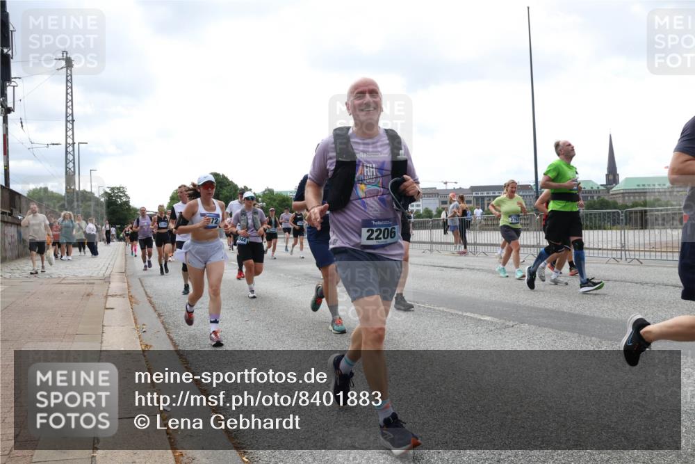 29.06.2025 - hella hamburg halbmarathon Lena Gebhardt http://msf.ph/oto/8401883 29.06.2025 10:40:52 Lombardsbrücke 2206, 1075, 1317, 1323, 2042, 2173, 2206, 2299, 2762, 2763, 2805, 2858, 3121, 3293, 3306, 3432, 3694, 4044, 4234, 4411, 4530, 4612, 4638, 4774, 4775, 4906, 4972, 5059, 5086, 5225, 5549, 5702, 5753, 6076, 6088, 6098, 6163, 6229, 6278, 6280, 6289, 6474, 6842, 7293, 7661, 7829, 7956, 8053, 8054, 8307, 8378, 8391, 8429, 8430, 8751, 8769, 9009, 9237, 9962, 10269, 10407, 10644, 10835, 11053 meine-sportfotos.de