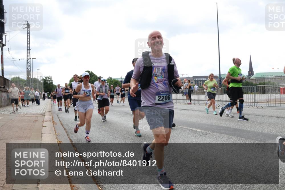 29.06.2025 - hella hamburg halbmarathon Lena Gebhardt http://msf.ph/oto/8401912 29.06.2025 10:40:52 Lombardsbrücke 72, 2206, 1075, 1317, 1323, 2042, 2173, 2206, 2299, 2762, 2763, 2805, 2858, 3121, 3293, 3306, 3432, 3694, 4044, 4234, 4411, 4530, 4612, 4638, 4774, 4775, 4906, 4972, 5059, 5086, 5225, 5549, 5702, 5753, 6076, 6088, 6098, 6163, 6229, 6278, 6280, 6289, 6474, 6842, 7293, 7661, 7829, 7956, 8053, 8054, 8307, 8378, 8391, 8429, 8430, 8751, 8769, 9009, 9237, 9962, 10269, 10407, 10644, 10835, 11053 meine-sportfotos.de