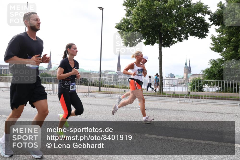 29.06.2025 - hella hamburg halbmarathon Lena Gebhardt http://msf.ph/oto/8401919 29.06.2025 10:23:53 Lombardsbrücke 971, 8031, 1048, 1304, 1389, 1444, 1545, 2125, 2489, 3013, 3185, 3579, 4122, 4391, 4597, 4646, 4990, 4993, 5039, 5055, 5160, 5258, 5260, 5358, 5406, 5661, 5954, 6747, 7013, 7029, 7426, 8031, 8141, 8149, 8181, 8502, 8676, 8717, 9217, 9603, 9715, 10649, 11044, 11300, 11306, 11347, 11415, 11454, 11793, 12874, 13149, 14510, 14512, 14521, 15709, 15739, 15853, 16185, 16251, 17199 meine-sportfotos.de