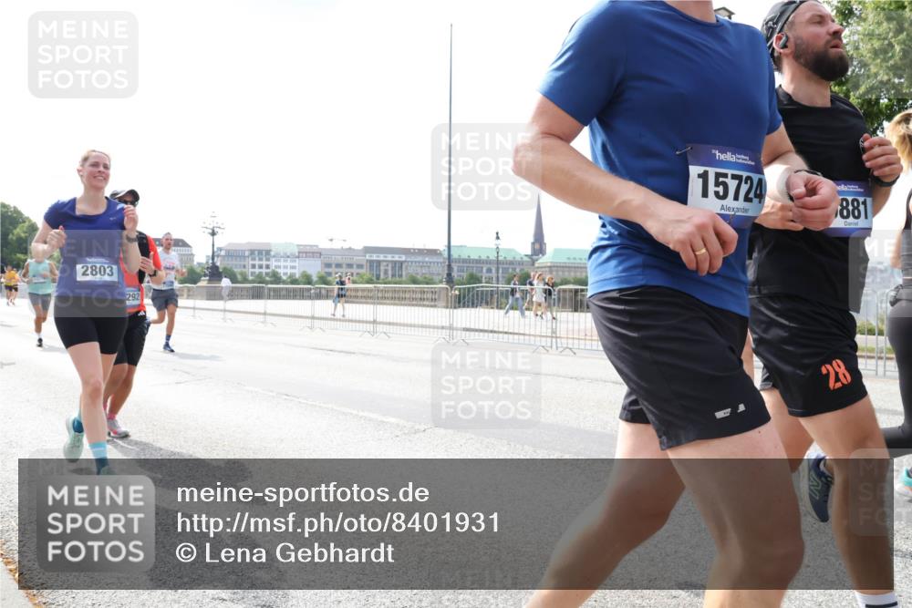 29.06.2025 - hella hamburg halbmarathon Lena Gebhardt http://msf.ph/oto/8401931 29.06.2025 10:16:16 Lombardsbrücke 2803, 292, 15724, 881, 28, 1156, 1212, 1244, 1308, 1599, 1651, 2071, 2076, 2165, 2436, 2803, 2835, 3030, 3134, 3156, 3167, 3484, 3648, 3687, 4478, 4583, 4637, 4828, 5046, 5294, 5423, 6024, 7158, 7358, 7753, 7897, 7941, 7942, 8169, 8274, 8295, 8554, 8597, 8645, 8707, 8746, 8847, 8885, 9601, 9628, 9675, 9784, 9802, 9810, 9881, 10107, 10139, 10141, 10183, 10292, 10608, 10844, 10990, 11113, 11303, 11344, 11345, 11478, 11774, 11783, 11818, 12427, 12469 meine-sportfotos.de