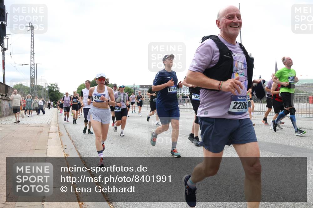 29.06.2025 - hella hamburg halbmarathon Lena Gebhardt http://msf.ph/oto/8401991 29.06.2025 10:40:52 Lombardsbrücke 497, 4044, 15154, 132, 763, 2206, 3432, 1075, 1317, 1323, 2042, 2173, 2206, 2299, 2762, 2763, 2805, 2858, 3121, 3293, 3306, 3432, 3694, 4044, 4234, 4411, 4530, 4612, 4638, 4774, 4775, 4906, 4972, 5059, 5086, 5225, 5549, 5702, 5753, 6076, 6088, 6098, 6163, 6229, 6278, 6280, 6289, 6474, 6842, 7293, 7661, 7829, 7956, 8053, 8054, 8307, 8378, 8391, 8429, 8430, 8751, 8769, 9009, 9237, 9962, 10269, 10407, 10644, 10835, 11053 meine-sportfotos.de